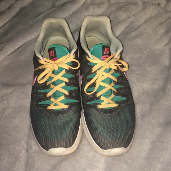 Nike training sneakers - Picture 2 of 4